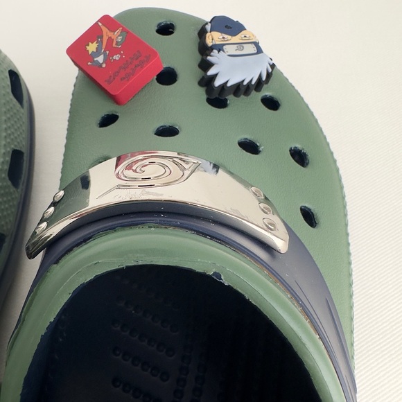✨CROCS Naruto Shippuden Classic Clogs Kakashi Size Womens 7 Mens 5 - Picture 13 of 16